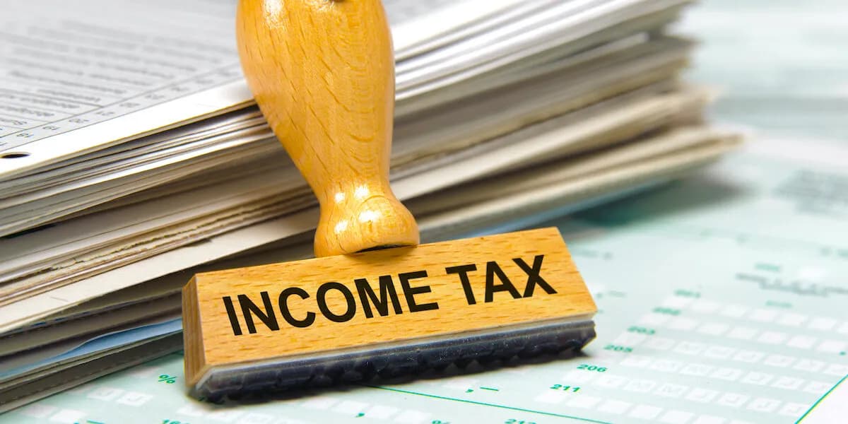 What is the Difference Between Income Tax and Withholding Tax?
