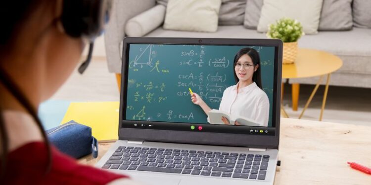 How Online Learning Impacts Student Achievement and Engagement