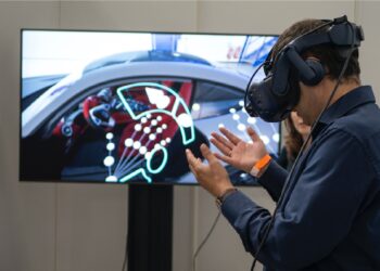 Augmented & Virtual Reality: The Differences and How They are Adopted in the Gaming World