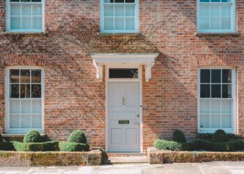 Choosing the Perfect Windows and Front Doors: A Complete Guide