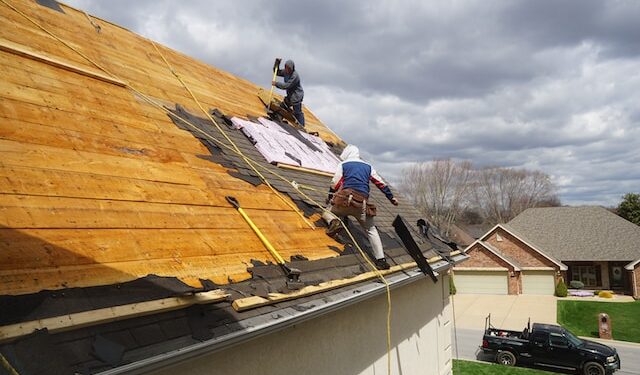 Ultimate Guide: Dealing with Emergency Roofing Repairs Like a Pro